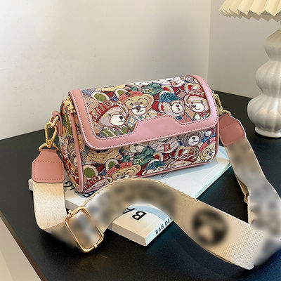 Bolso de mano de cuerpo cruzado revestido de poliéster para mujeres Diseño de oso de dibujos animados digno de Instagram