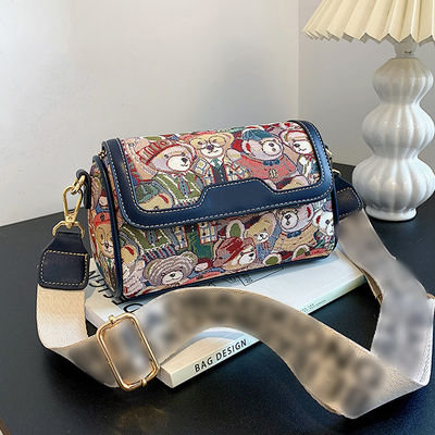 Bolso de mano de cuerpo cruzado revestido de poliéster para mujeres Diseño de oso de dibujos animados digno de Instagram