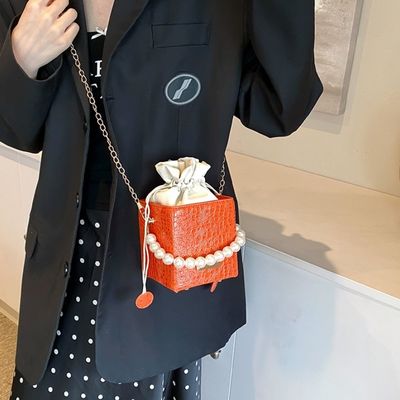 Bolso de bolsillo de color dulce de moda de verano con cadena de perlas Bolso de eslingas para mujeres