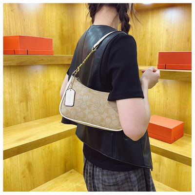 Bolsos de cuero para mujeres a prueba de agua y color personalizado en la colección de verano de moda
