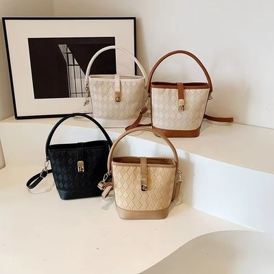 Material principal Cuerpo de cuero de PU y bolsas de balde de playa para el armario de mujeres de verano