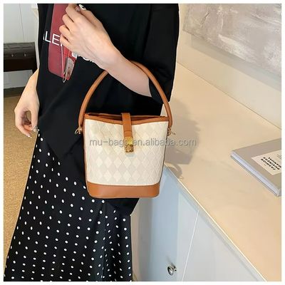 Material principal Cuerpo de cuero de PU y bolsas de balde de playa para el armario de mujeres de verano