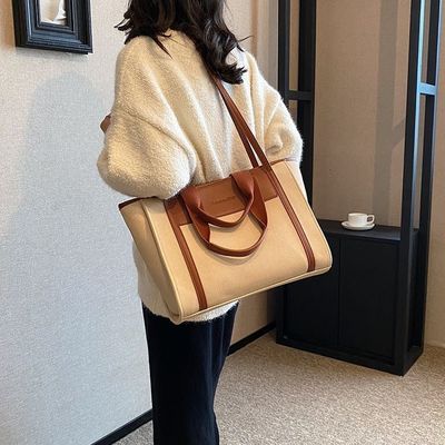 2024 Bolsos de moda Bolsos ligeros de alta capacidad para mujeres Bolsos de diseño elegantes