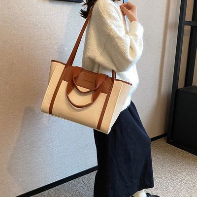2024 Bolsos de moda Bolsos ligeros de alta capacidad para mujeres Bolsos de diseño elegantes