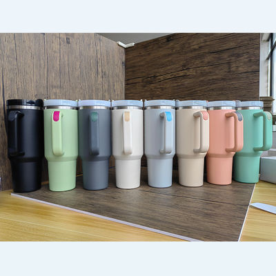Botella de agua de logotipo personalizado 40 oz de acero inoxidable Taza de viaje aislada para acampar