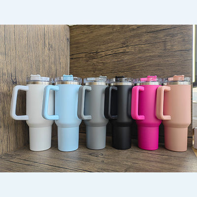 Botella de agua de logotipo personalizado 40 oz de acero inoxidable Taza de viaje aislada para acampar