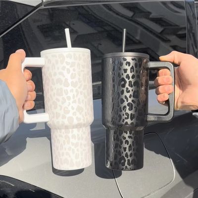 Aventura personalizada 40 oz tumbler de acero inoxidable con aislamiento de doble pared y mango