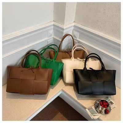 Bolsas para mujeres con gran capacidad Bolsas de lujo de cuero PU