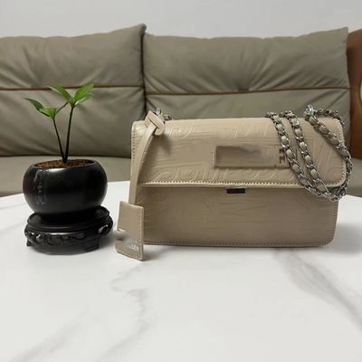 Bolsas con logotipo impreso a medida Bolsas de hombro de cuero de PU de gran capacidad para mujeres