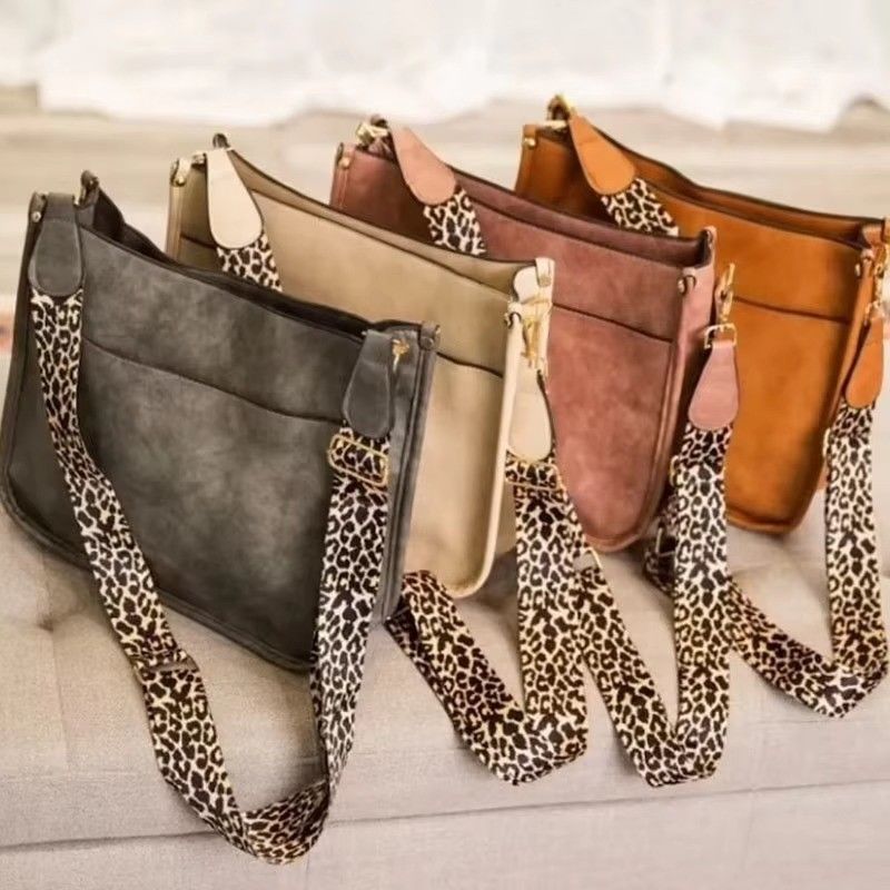 Bolso de hombro de piel vegetariana para mujer con correa de guitarra y mango único