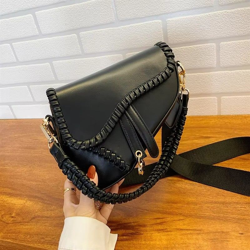 Bolso de montura retro de hombro único de tejido artesanal Diseño femenino con correa ancha
