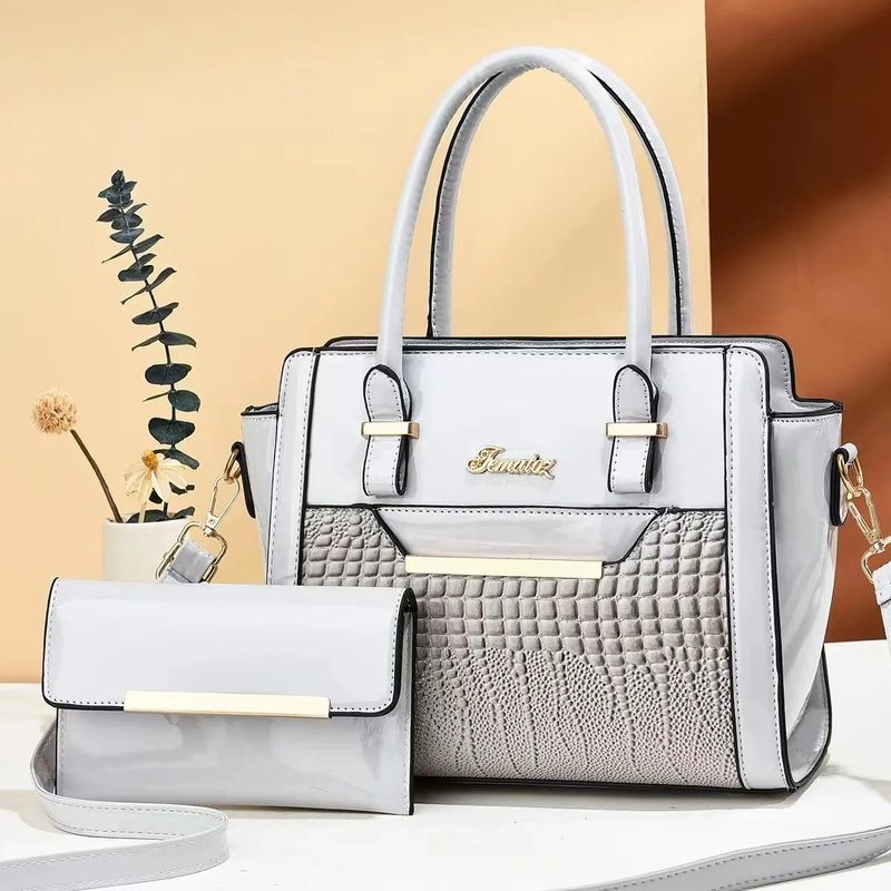 Temporada de invierno Bolsos de mano de gran capacidad para mujeres en cuero PU de patrón de cocodrilo